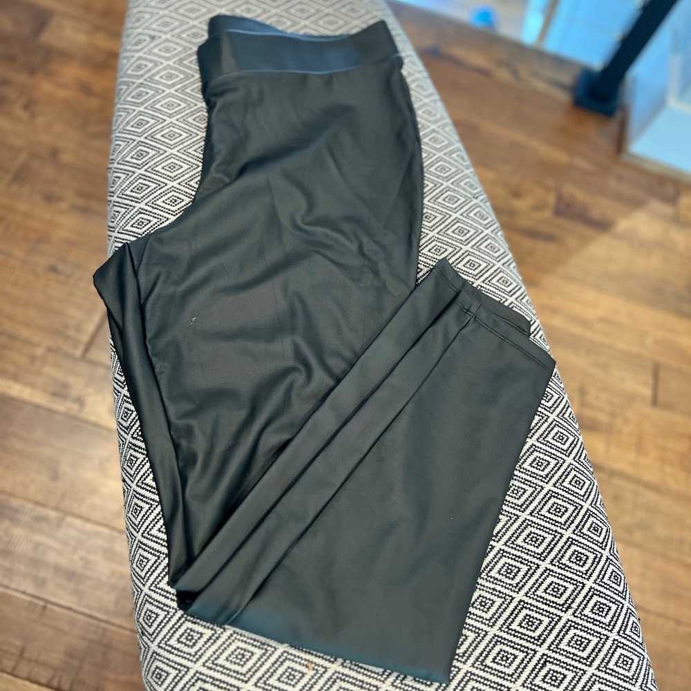 NWOT - Torrid Full Length Comfort Waist PU Legging